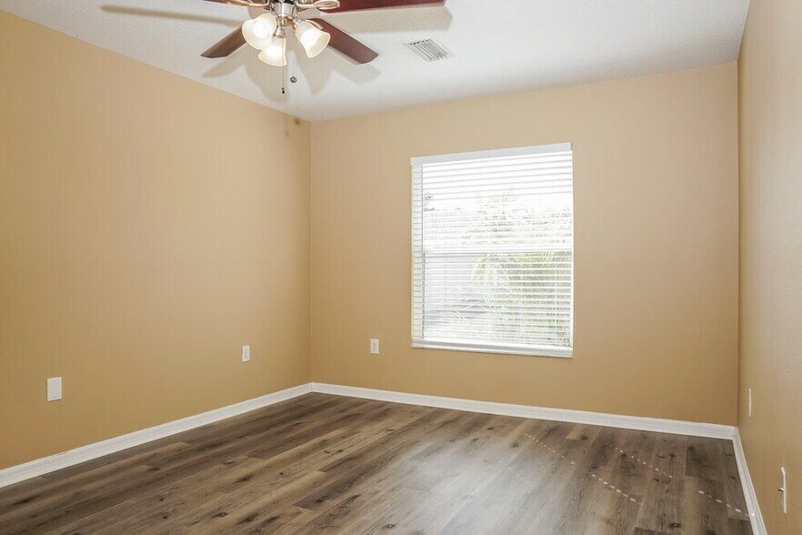 Building Photo - 2715 94th St E