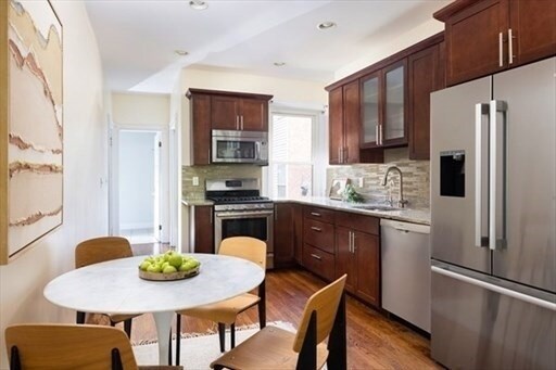 Building Photo - 1898 Beacon St