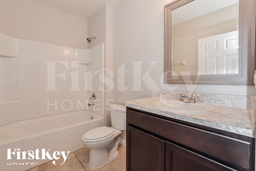 Building Photo - 2620 Falcon Ln