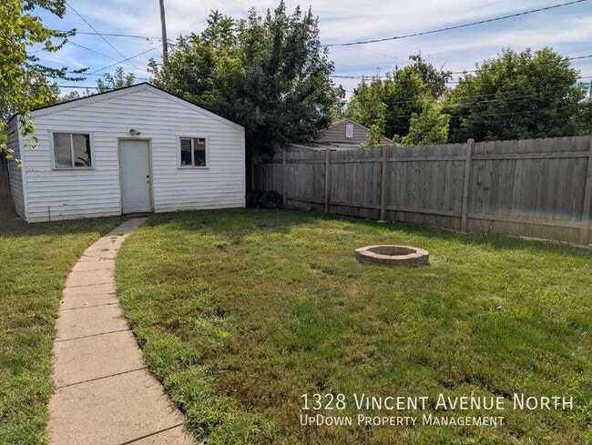 Building Photo - 1328 N Vincent Ave