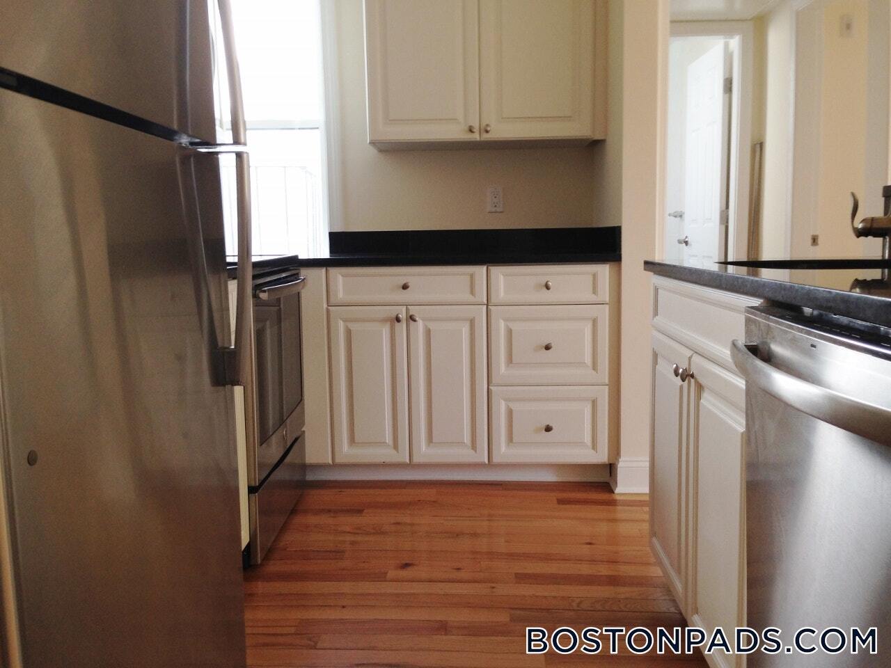 Building Photo - 3 Chauncy St