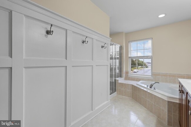 Building Photo - 9343 Morning Walk Dr