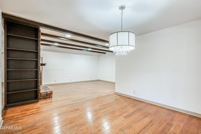 Building Photo - 4945 Vista Grande Cir