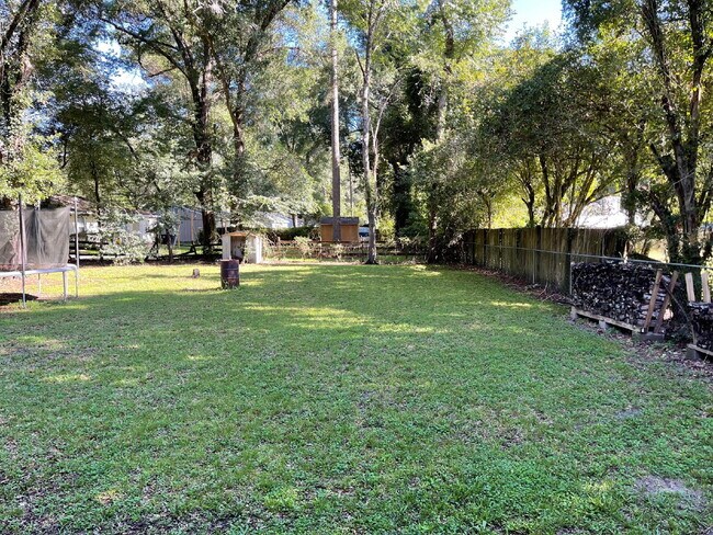 Building Photo - Beautiful 2 Bedroom 1 Bathroom in NW Tallahassee!