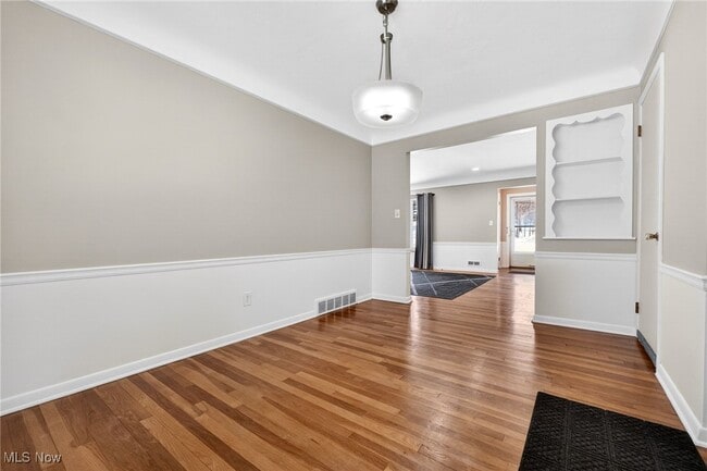 Building Photo - 8310 Broadview Rd