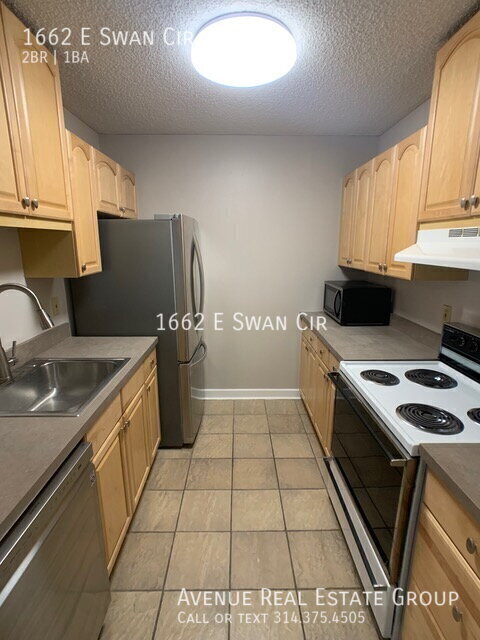 Building Photo - 1662 E Swan Cir