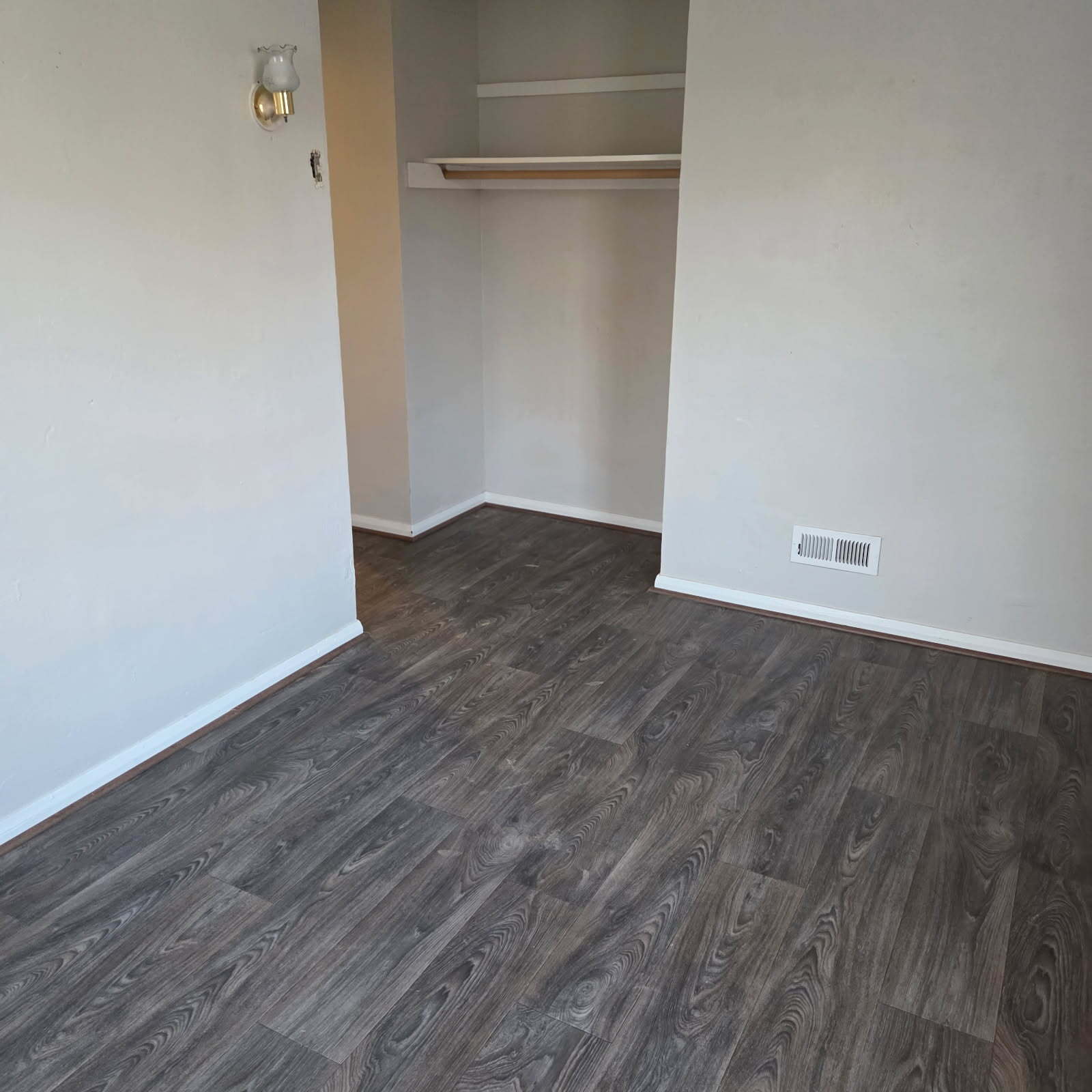 Building Photo - 1411 NW Carden Ave