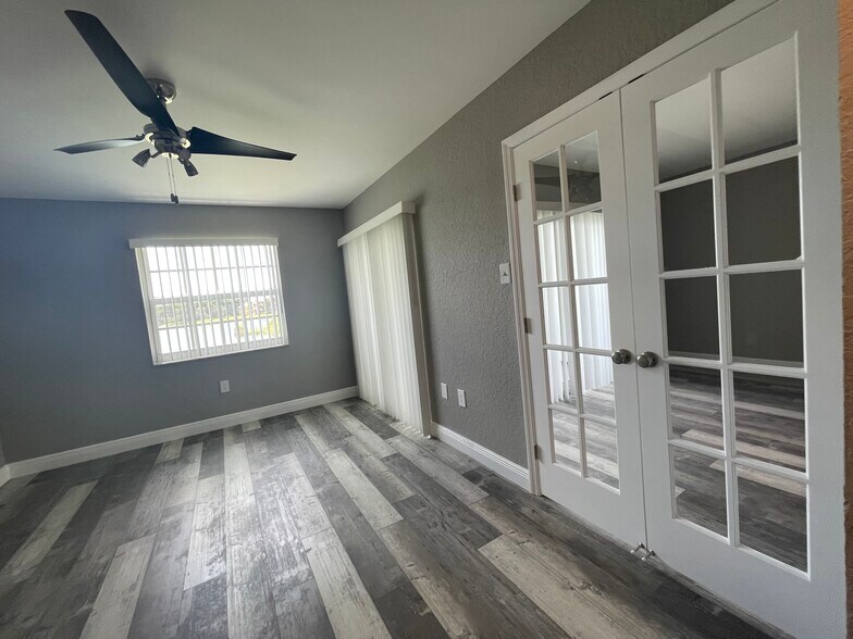 Building Photo - 2803 N Oakland Forest Dr