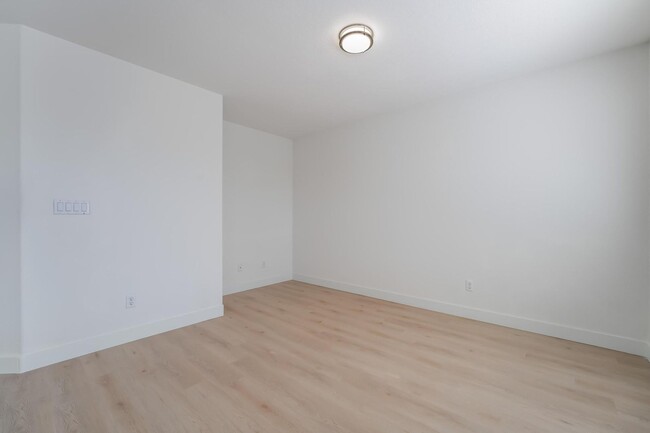 Building Photo - 3 bedroom, 2.5 bathroom, Summerlin Home, L...