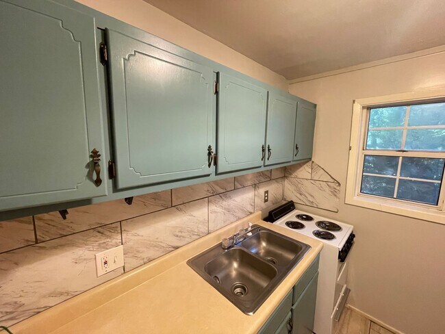 Building Photo - 1309 Access Rd