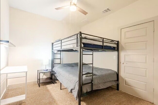 Building Photo - 141 Parryi Cove