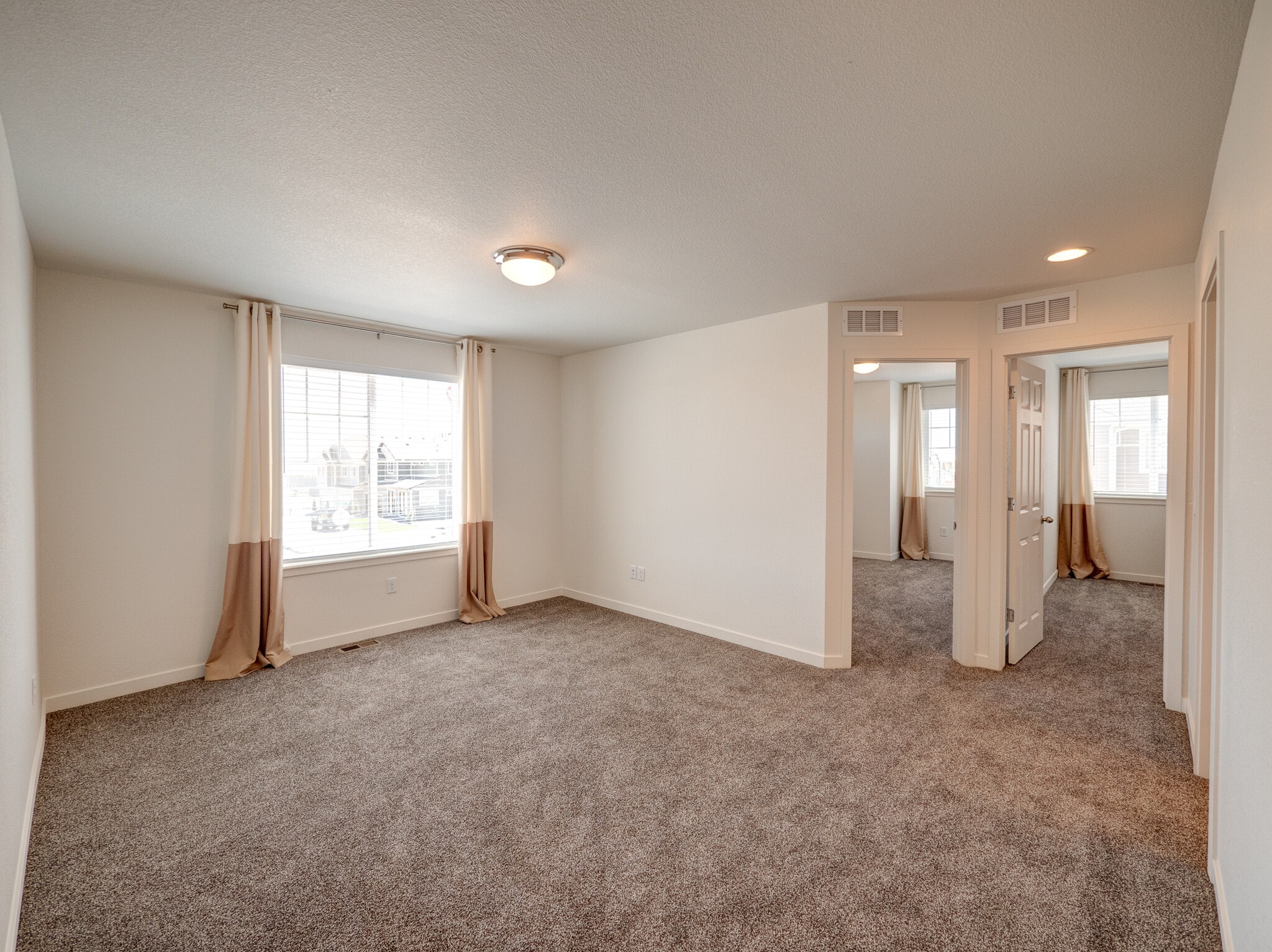 9278 Turlough bonus room adjoins 2nd and 3rd bedrooms, 2nd bath and laundry room. - 9278 Turlough Hts