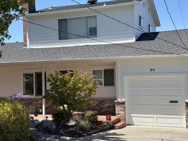 Building Photo - Charming 3 bed, 2 bath with office on San ...