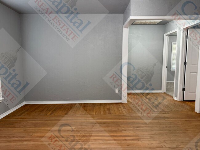 Building Photo - 256 E Key Blvd