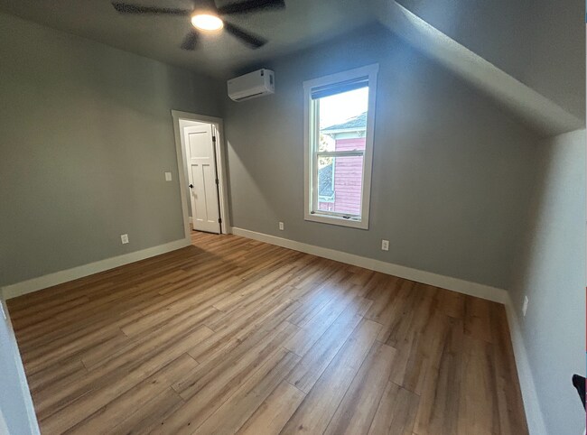Building Photo - Stunning Remodeled 4 BR in North Missoula