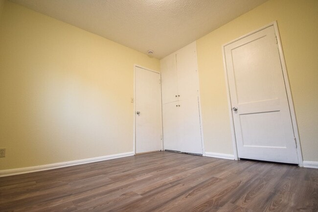 Building Photo - KIL-2121-2125