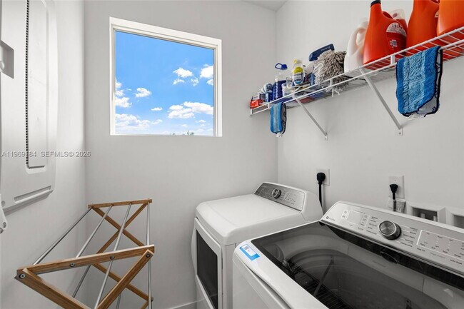 Building Photo - Northwest 68th Terrace, Doral, FL 33178 - 4 BR 3.5 BA single-family home