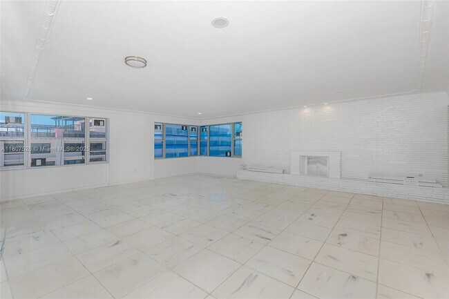 Building Photo - 5255 Collins Ave