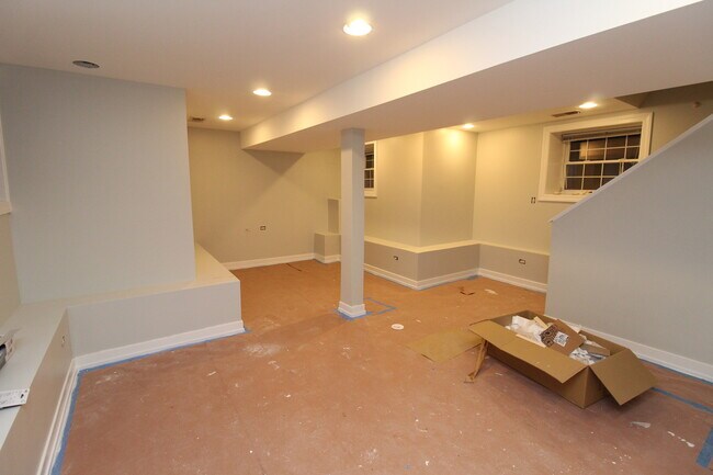 Building Photo - 1747 W Wallen Ave