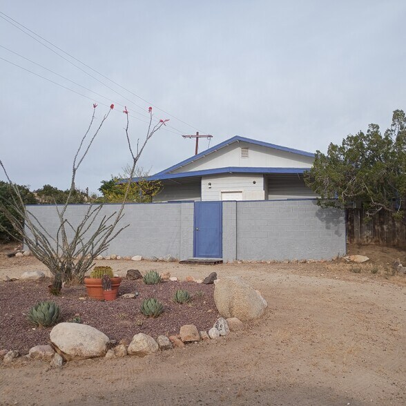 Building Photo - 5426 Old Woman Springs Rd