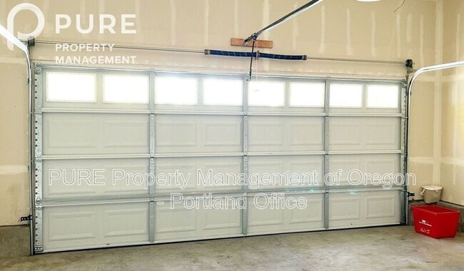 Building Photo - 16215 SW Blue Goose Ln