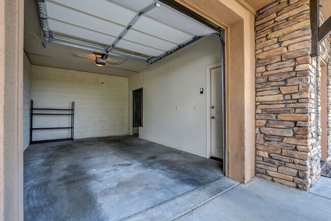 Building Photo - 221 Spring St