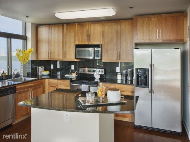 Building Photo - 100 Daibes Ct