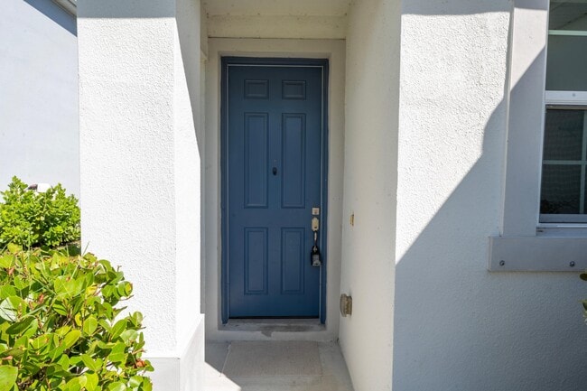 Building Photo - 10885 SW Robbia Way