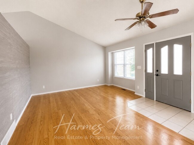 Building Photo - 5960 Grapevine Dr