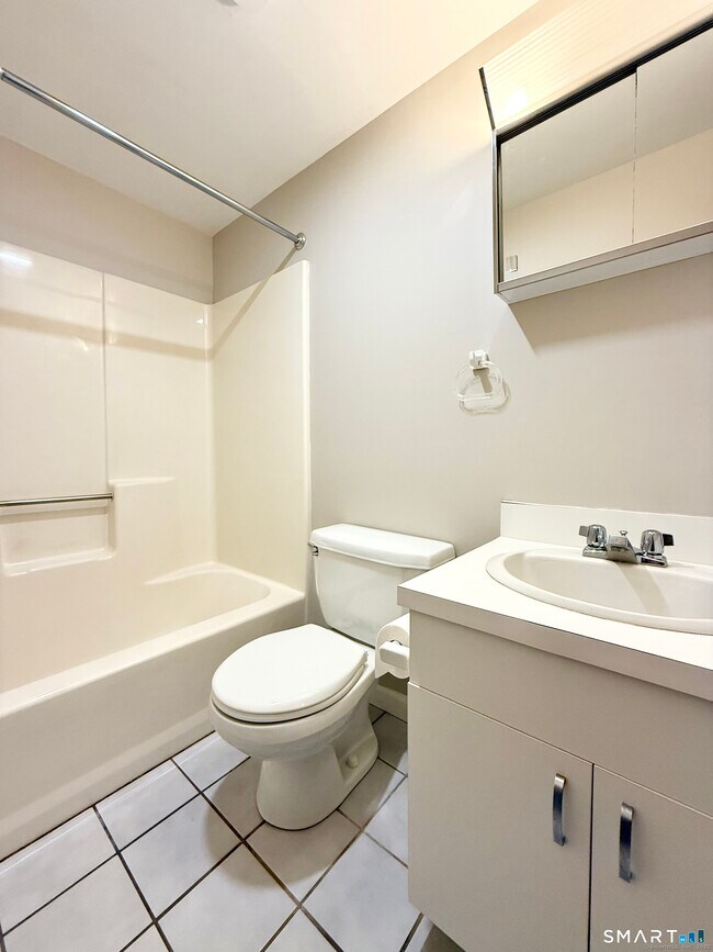 Building Photo - 139 Bradley St