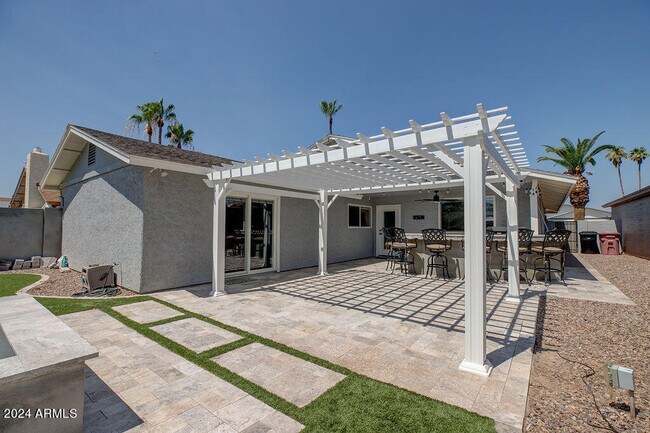 Building Photo - 917 N 87th Pl