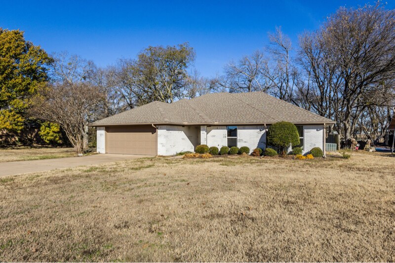 Building Photo - 170 N Meadowbrook Dr