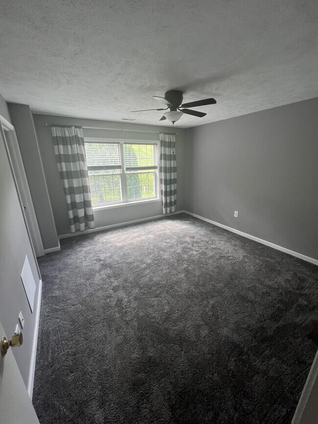 Building Photo - 838 Canyon Rd