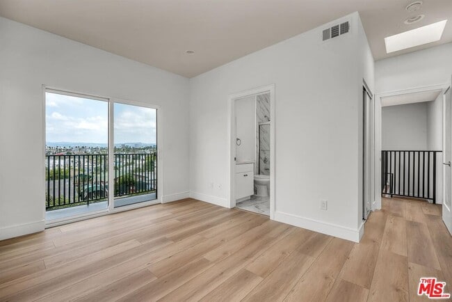 Building Photo - 4073 Saturn St