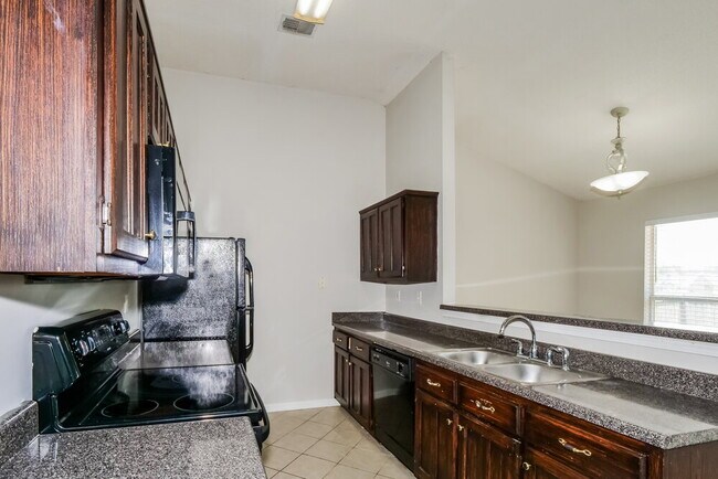 Building Photo - 5378 Russell Dr