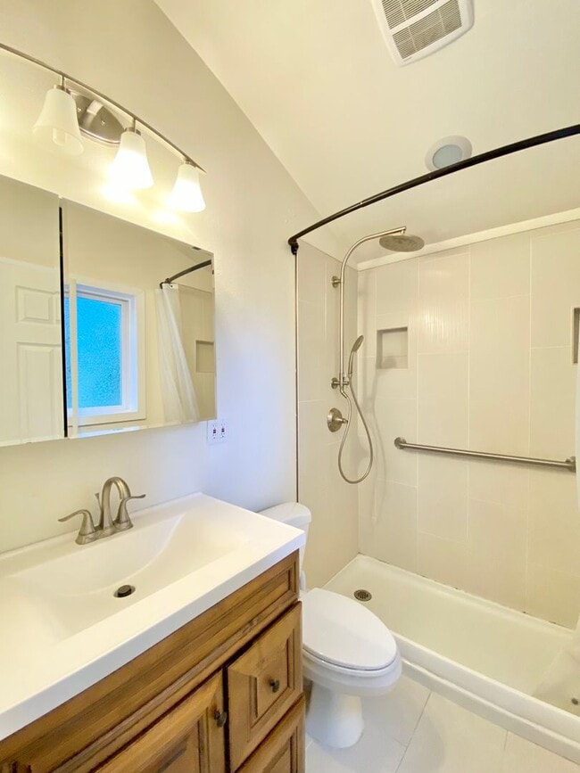 Building Photo - Great Home For Rent