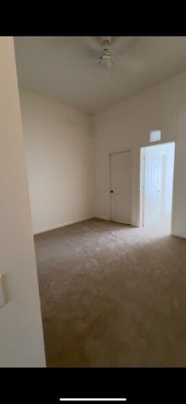 Building Photo - 2560 Galliano Cir