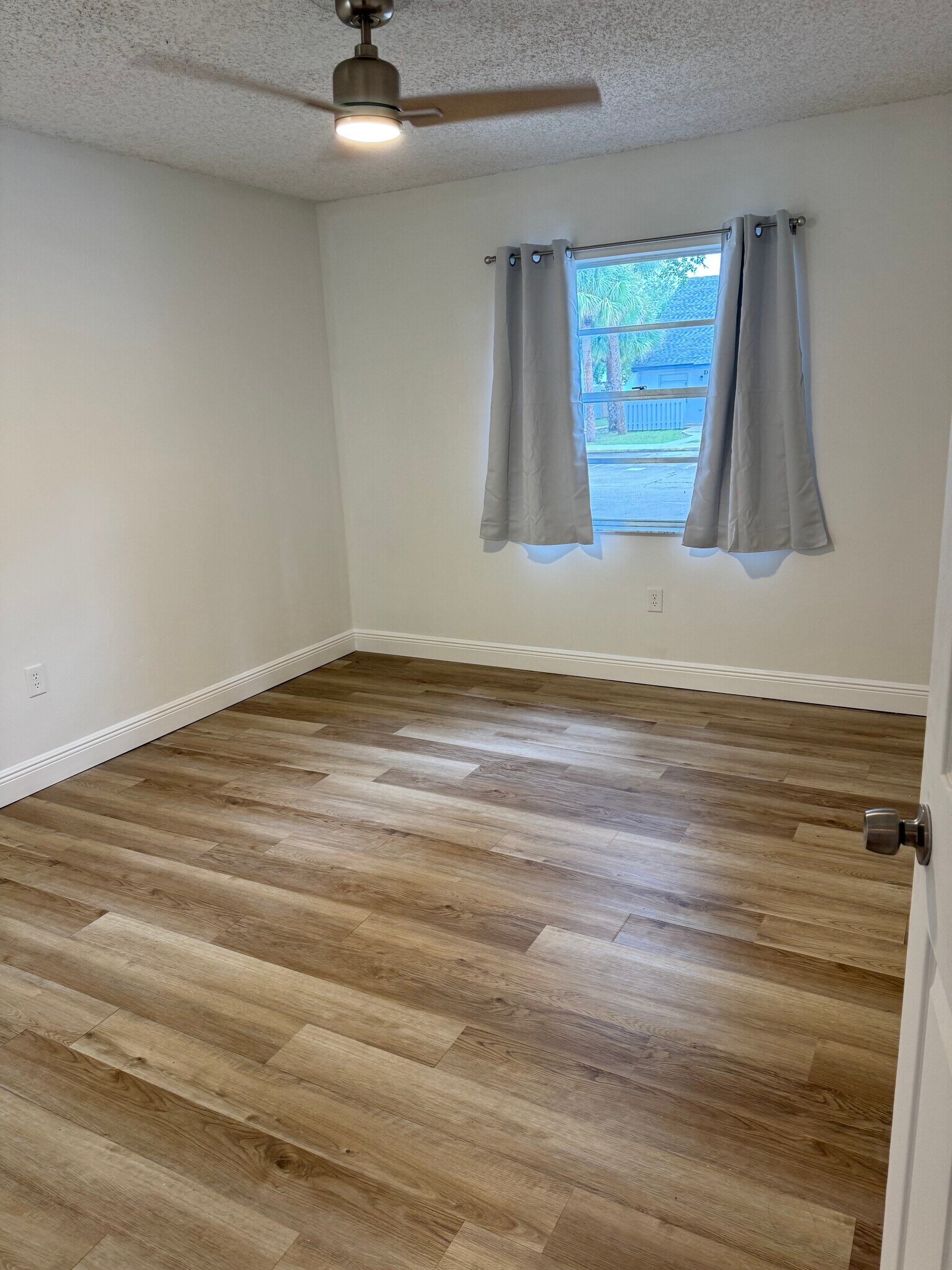 Building Photo - 2009 Oleander Blvd