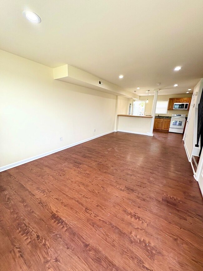Primary Photo - Spacious 4-Bedroom Townhome – Newly Renova...