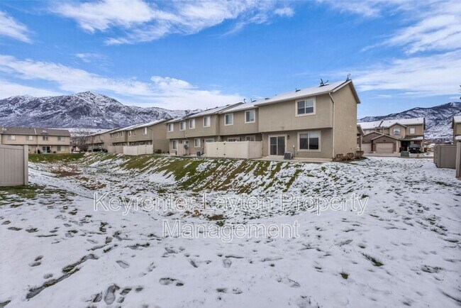 Building Photo - 2415 Wellington Dr