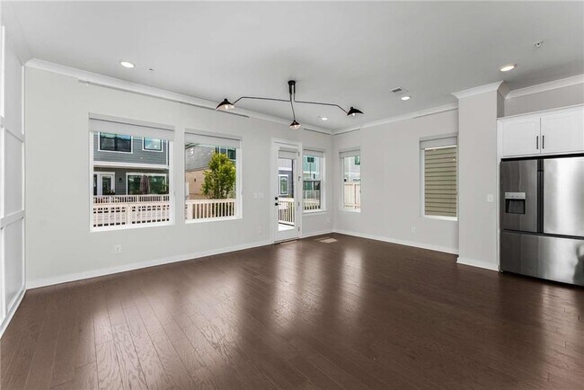 Building Photo - 455 Ashbury Dr