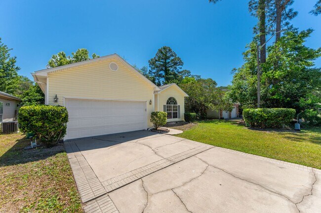 Building Photo - Lovely 3 Bedroom in the Heart of Niceville!