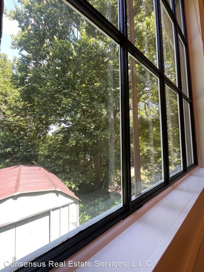 Building Photo - 1 br, 2 bath House - 2936 Rivermont Avenue #3