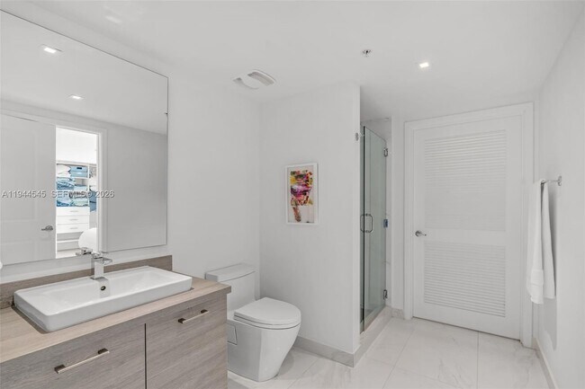 Building Photo - 400 Sunny Isles Blvd