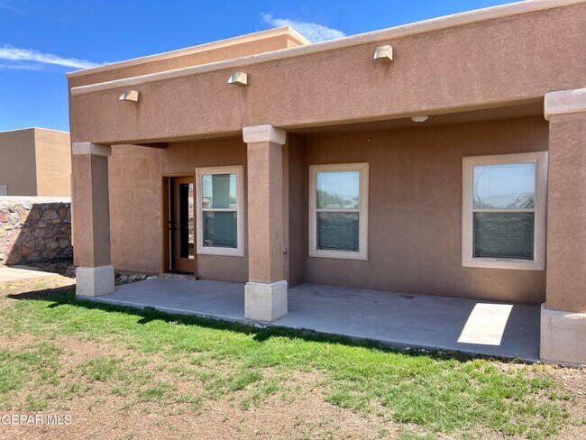 Building Photo - 2213 Wild Point Pl