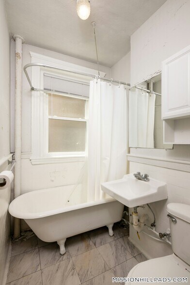 Building Photo - 49 Worthington St