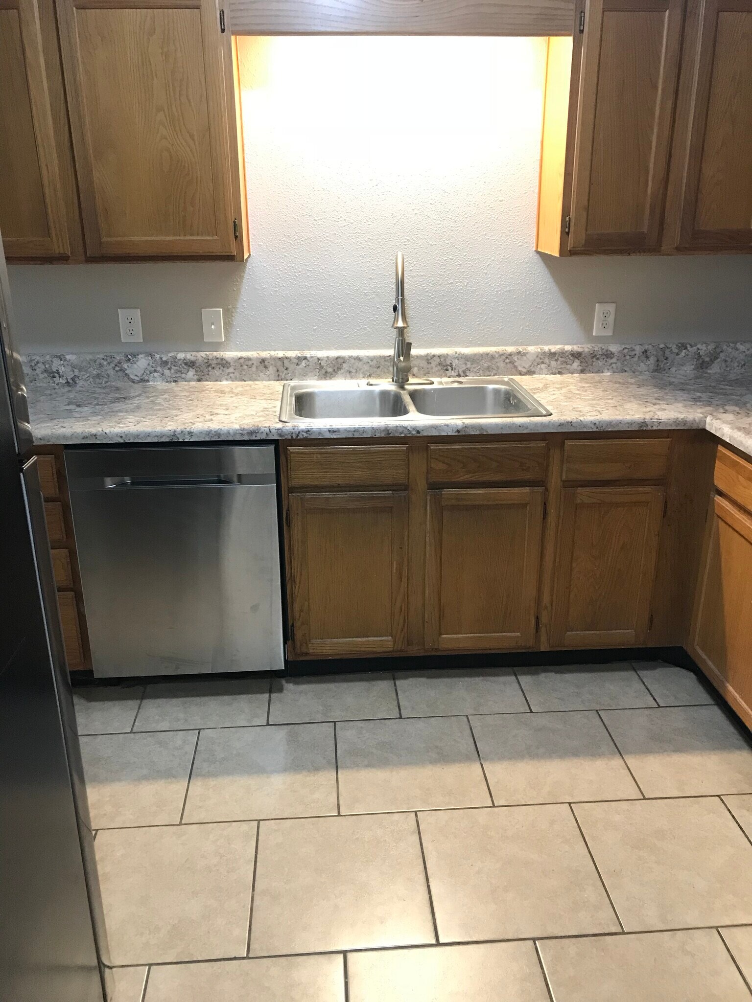 Stainless dishwasher - 1382 N Dawn Dr
