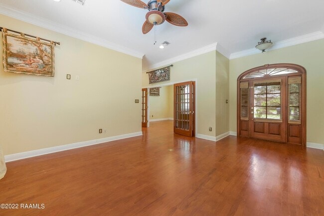 Building Photo - 403 Phoenix Dr