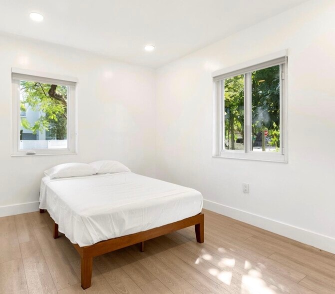 Building Photo - 810 NW 7th St