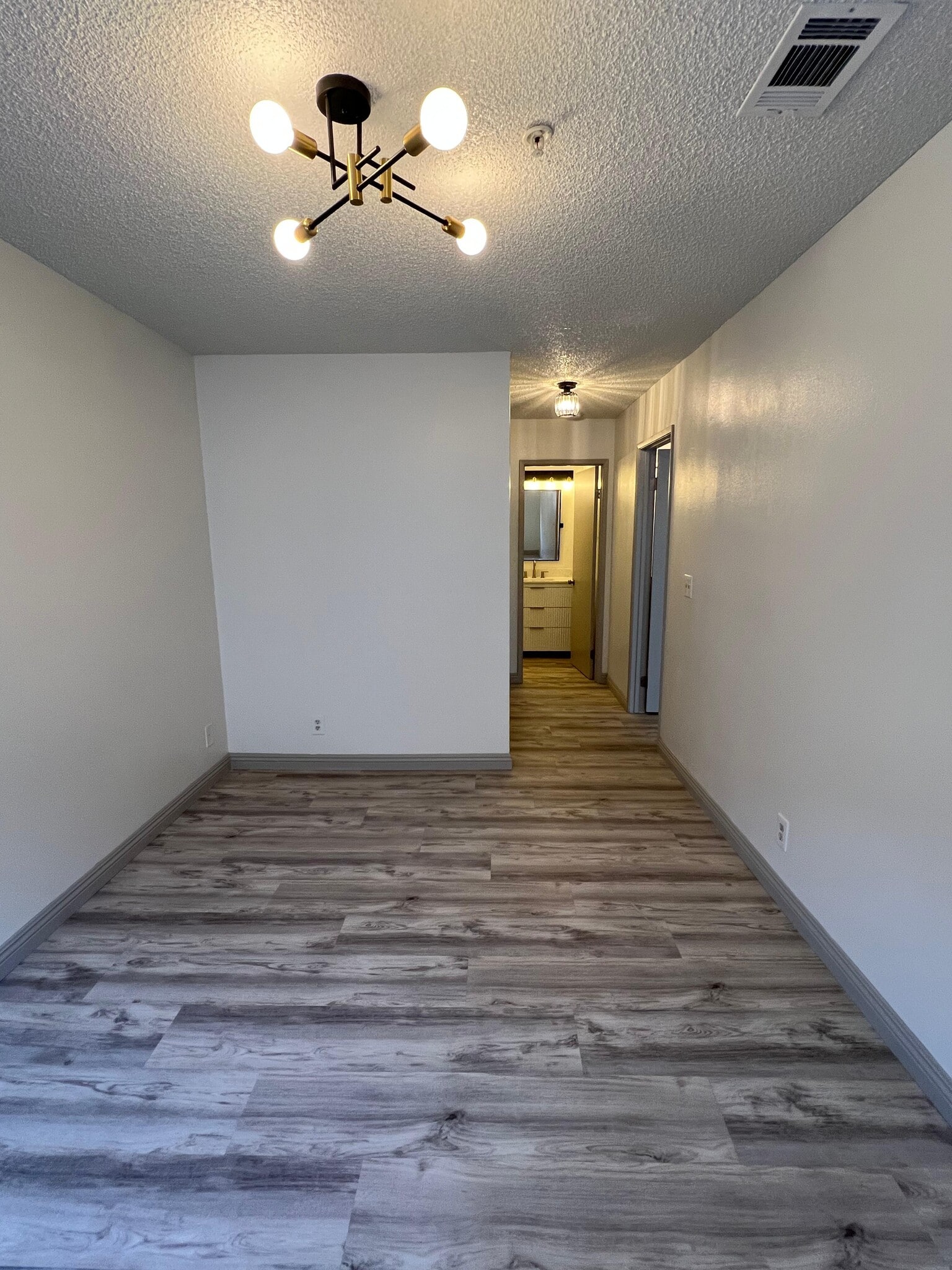 Upper Level Master Bedroom - 236 S Curtis Ave